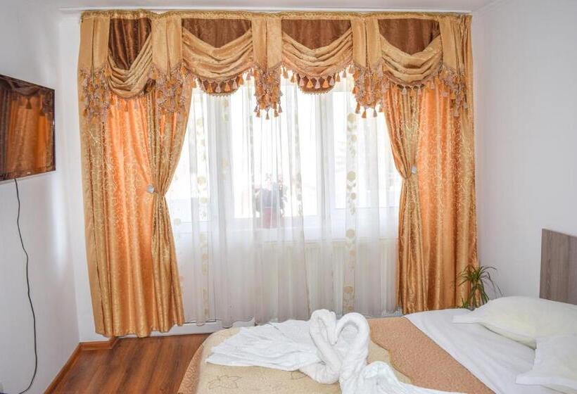 اتاق استاندارد سه نفره, Pensiunea Arizona