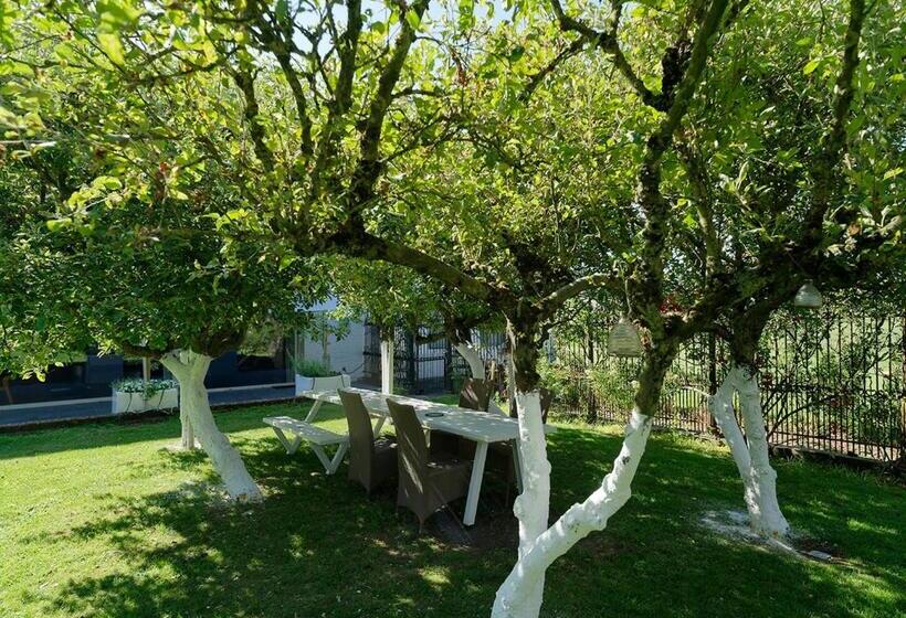 Семейный Номер, Gîte De L étang