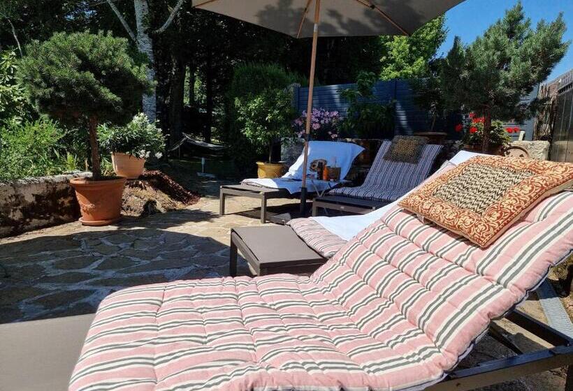 Номер Deluxe, Maison D Hôtes Les Jardins Saint Eloi