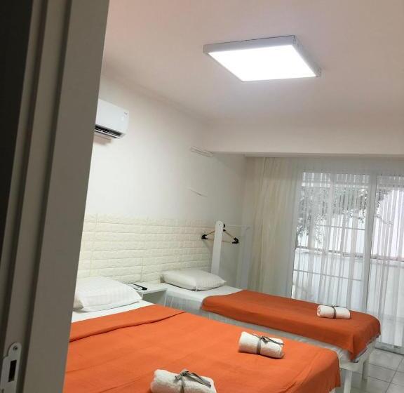 标准三人间, White Suite Rooms