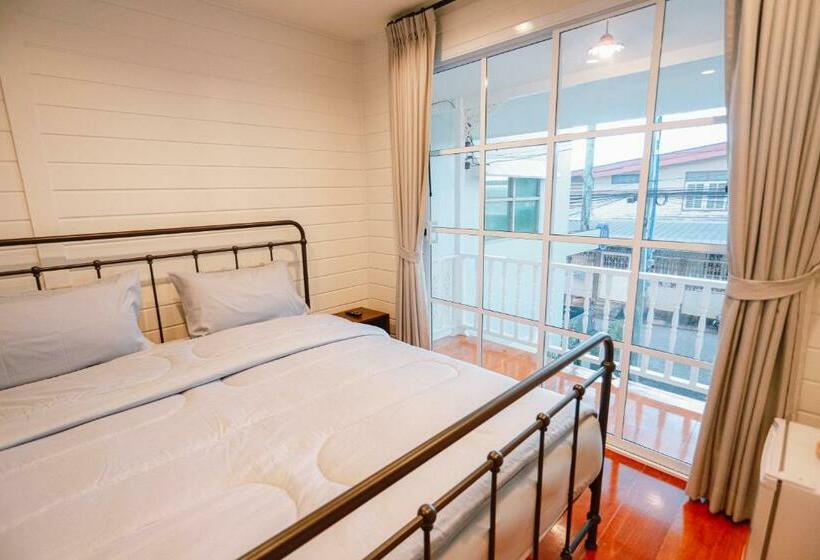 Номер Deluxe с Балконом, Chertel Poshtel