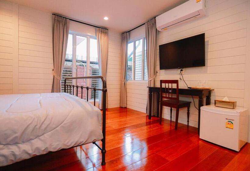 Стандартный Номер Кровать Кинг, Chertel Poshtel