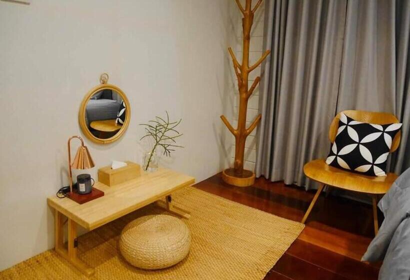Номер Deluxe с Балконом, Chertel Poshtel