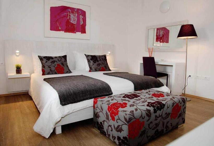 اتاق راحتی, Garni Hotel Dvor