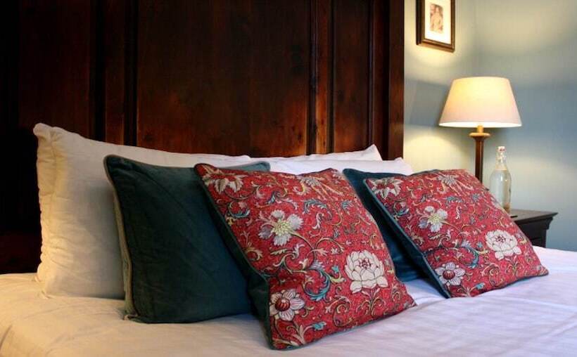 Семейный Номер, Churston Manor