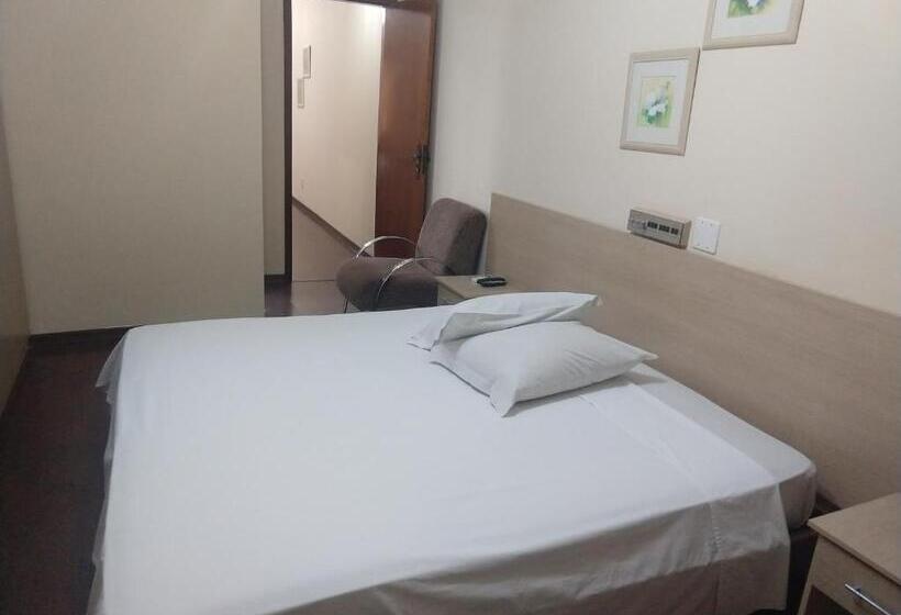 اتاق استاندارد, Plaza Suite