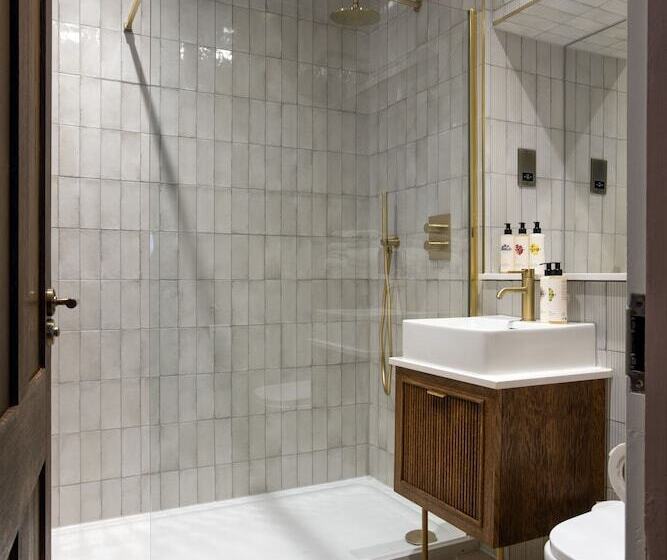 Номер Deluxe, Worplesdon Place