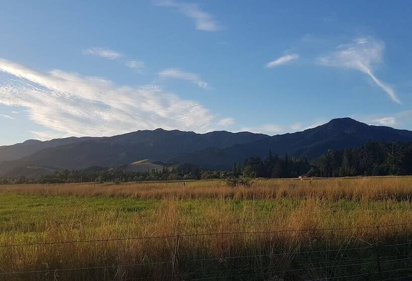 استودیوی استاندارد, Hanmer Springs Retreat