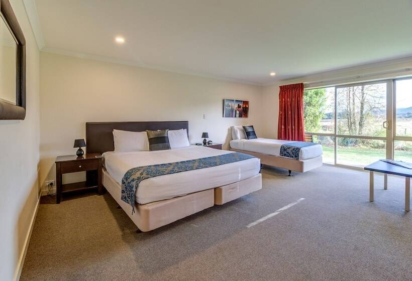 Студия Премиум, Hanmer Springs Retreat