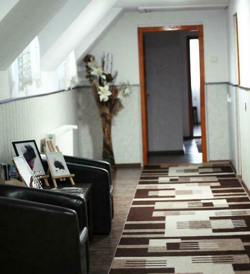 标准间, Dmc House