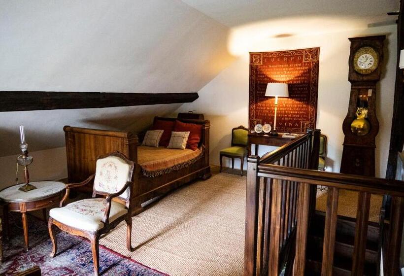 Семейный Номер, Jan S Place In Burgundy