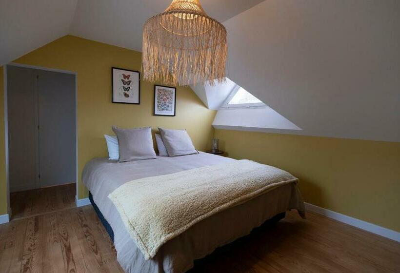 Номер Стандарт Вид на Сад, Domaine Des Pousses, Chambres D Hôtes Au Coeur D Un Village De Campagne