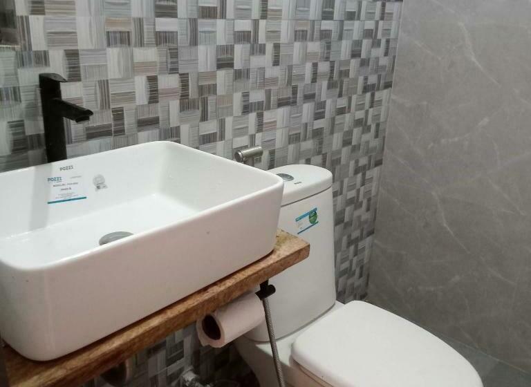 Номер Стандарт Вид на Озеро, Baywalk Suites Batangas
