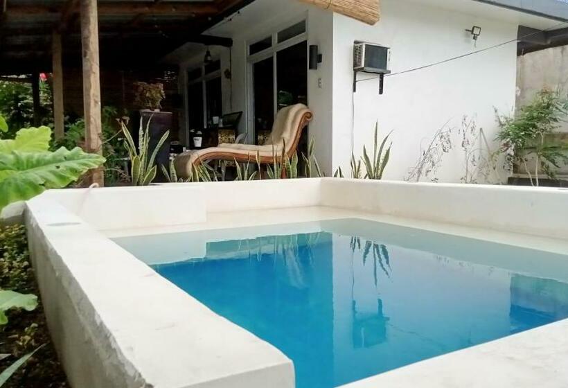 Номер Стандарт Вид на Озеро, Baywalk Suites Batangas