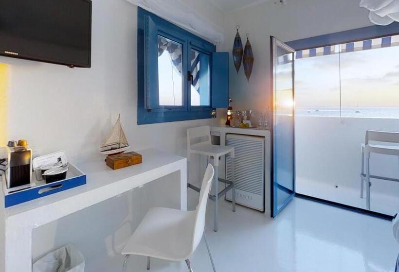 חדר סטנדרט נוף לים עם מרפסת, Avanti Lifestyle Hotel   Only Adults