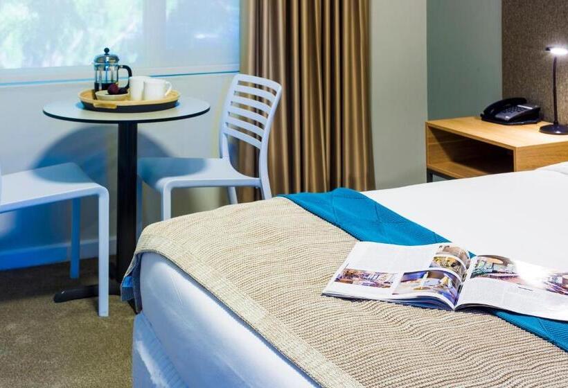 Номер Deluxe, Kings Park Motel
