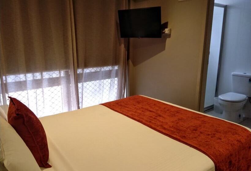 استودیوی استاندارد, Apartments On Chapman