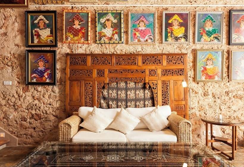 Полулюкс Повышенной Комфортности, Es Revellar Art Resort  Adults Only