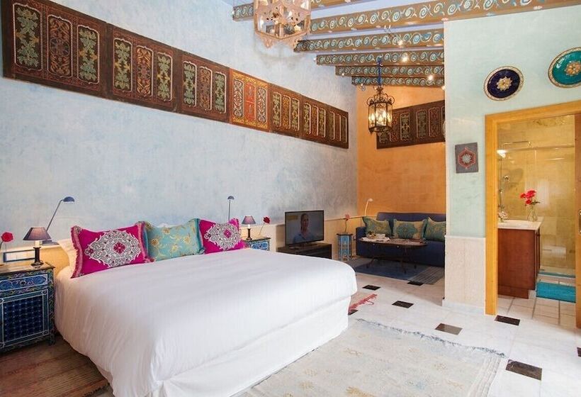 Полулюкс, Es Revellar Art Resort  Adults Only