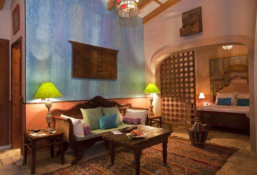 Полулюкс, Es Revellar Art Resort  Adults Only