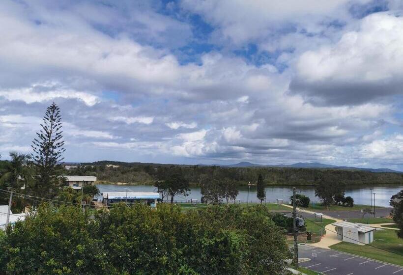 Люкс Вид на Реку, Riverview Boutique Motel