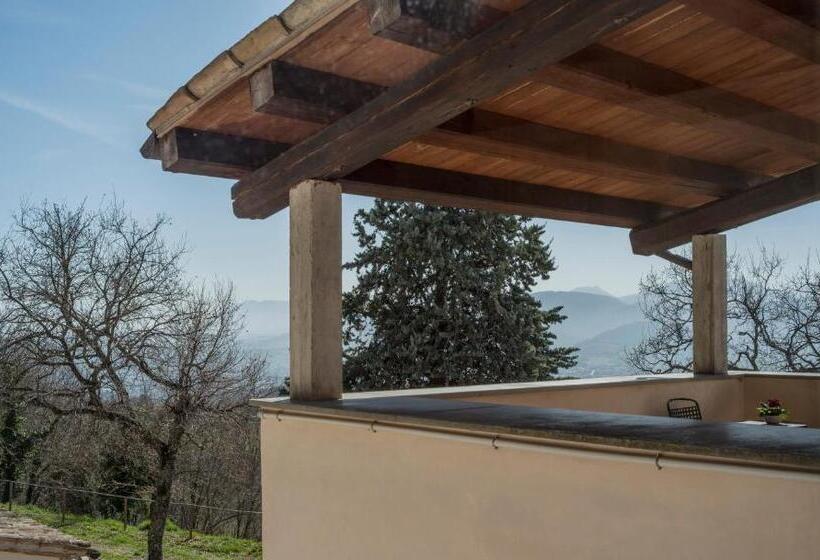 テラス付き１ベッドルームアパートメント, Agriturismo Castelvecchio, Casa Vacanza Con Piscina A Fabriano