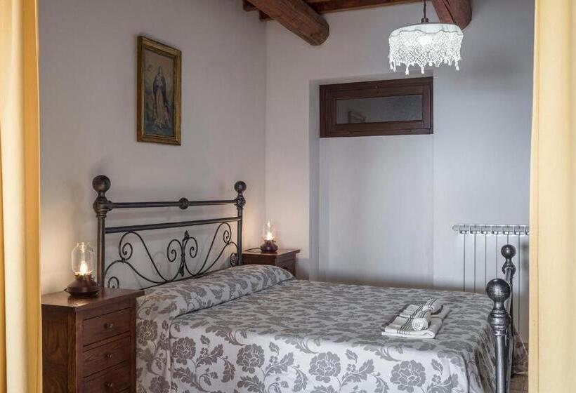 景色の見える一ベッドルームアパートメント, Agriturismo Castelvecchio, Casa Vacanza Con Piscina A Fabriano