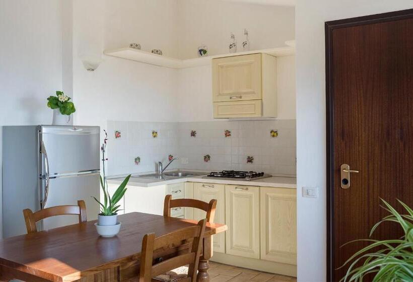 景色の見える一ベッドルームアパートメント, Agriturismo Castelvecchio, Casa Vacanza Con Piscina A Fabriano
