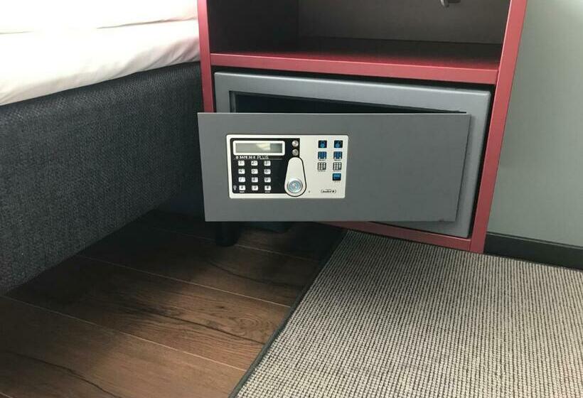 Номер Стандарт, First Hotel Central