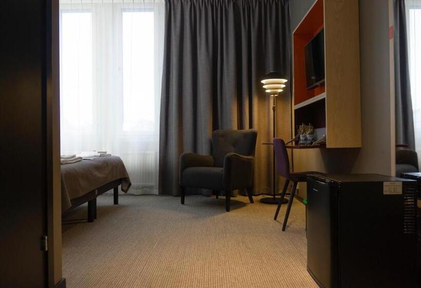 Номер Deluxe Адаптированный для Инвалидов, First Hotel Central