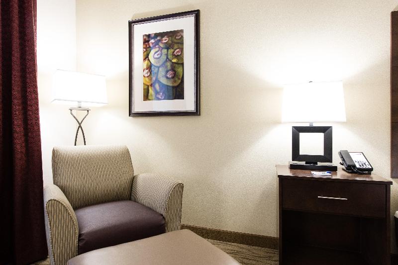 适合残疾人士使用的带超级大床的标准间, Holiday Inn Express & Suites Aiken, An Ihg