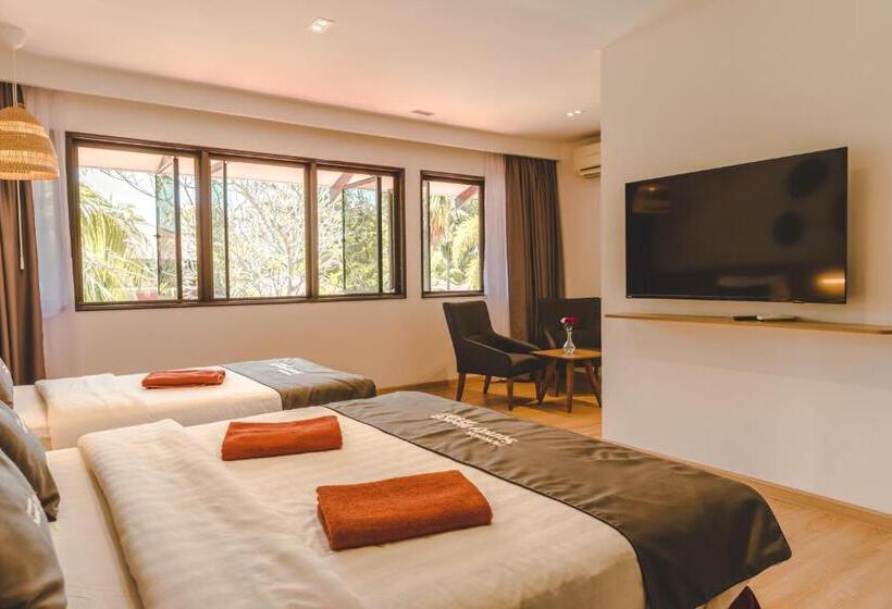Трехместный Номер Deluxe, Pangkor Sandy Beach Resort