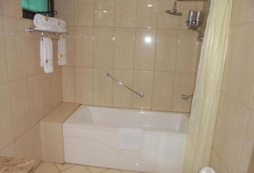 اتاق استاندارد با تخت بزرگ, Saromaria