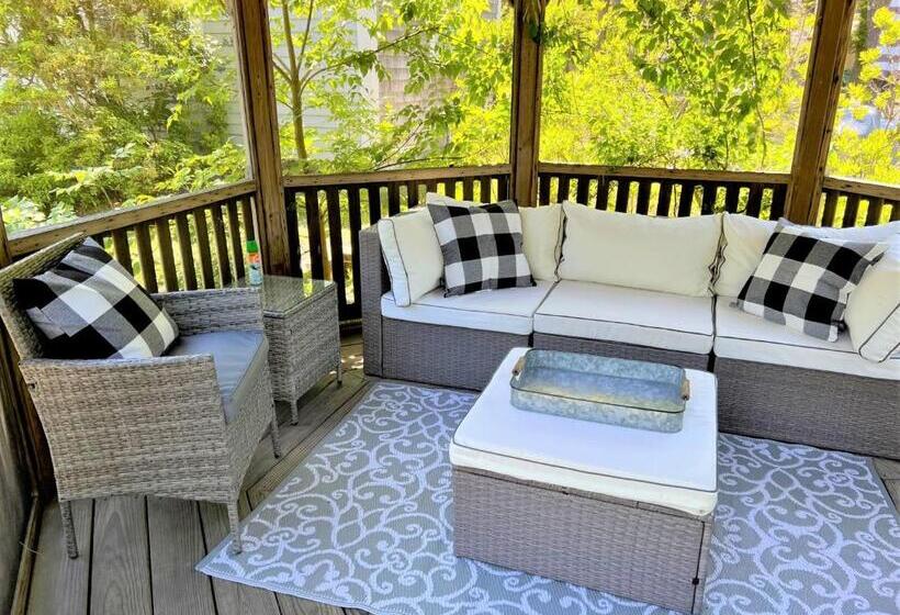 디럭스 스위트 킹 침대, The Seagrove Suites & Guest Rooms