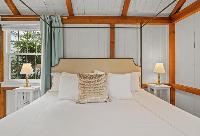 디럭스 스위트 킹 침대, The Seagrove Suites & Guest Rooms
