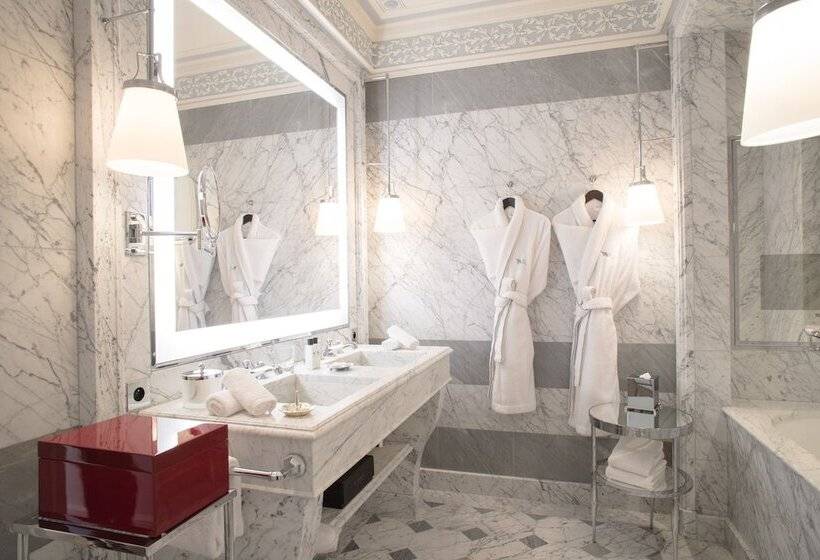 Junior Suite Prestige, La Réserve Paris Hotel & Spa