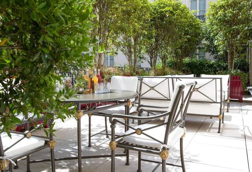 Junior Suite avec Terrasse, La Réserve Paris Hotel & Spa