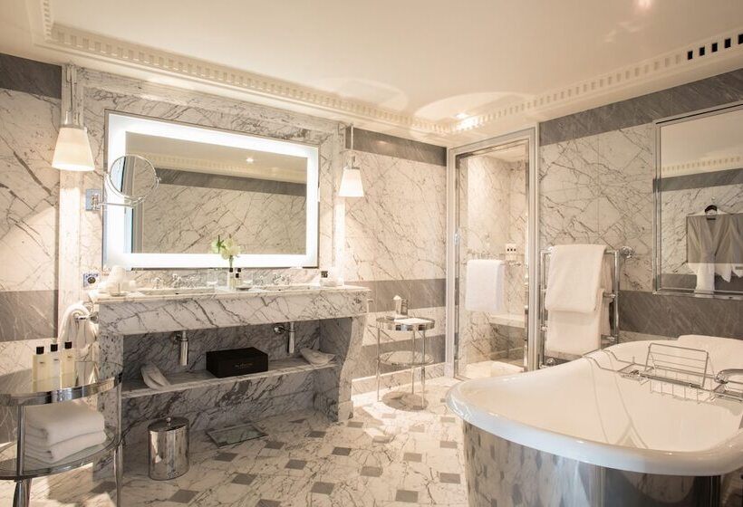 Suite, La Réserve Paris Hotel & Spa
