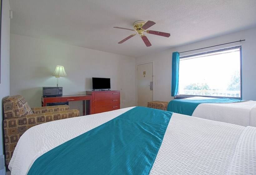 Номер Стандарт 2 Двуспальные Кровати, American Best Inn Perry