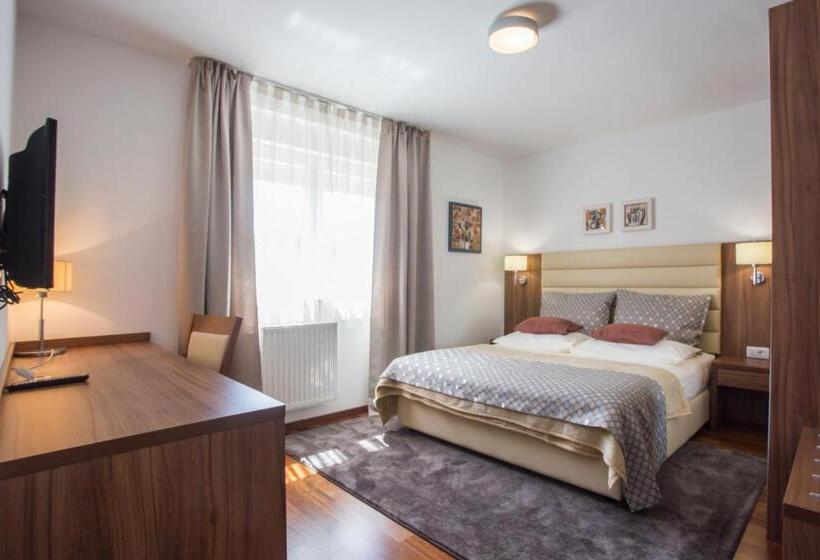 Люкс, Residence Villa Karda