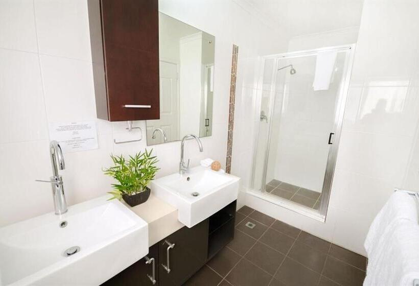 스탠다드 스튜디오, Airlie Apartments