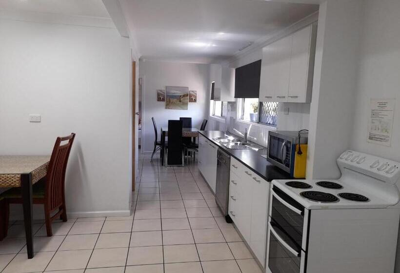 침실 2개 아파트, Airlie Apartments