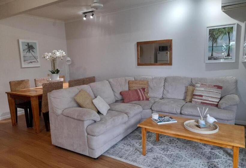 침실 2개 아파트, Airlie Apartments
