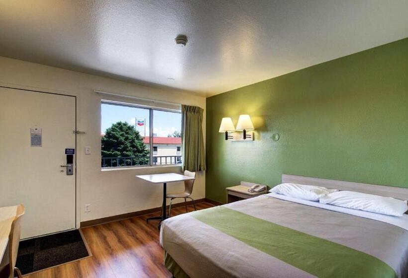 Номер Стандарт, Econo Lodge Midvale