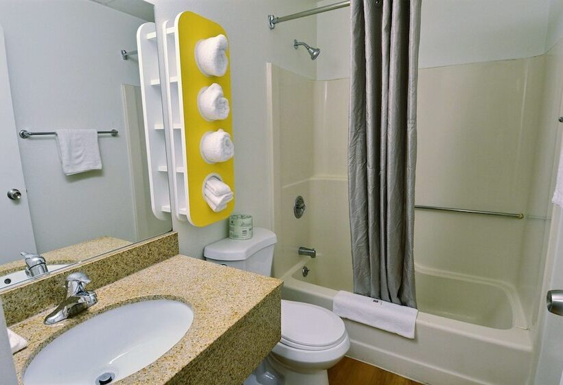 Номер Deluxe, Motel 6nashua, Nh