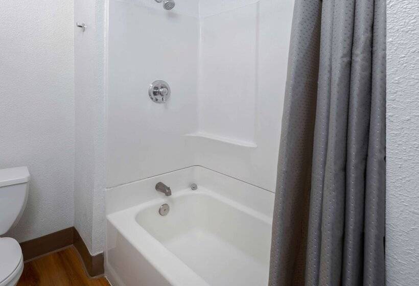 Номер Deluxe, Motel 6 Santa Barbara, Ca   State Street