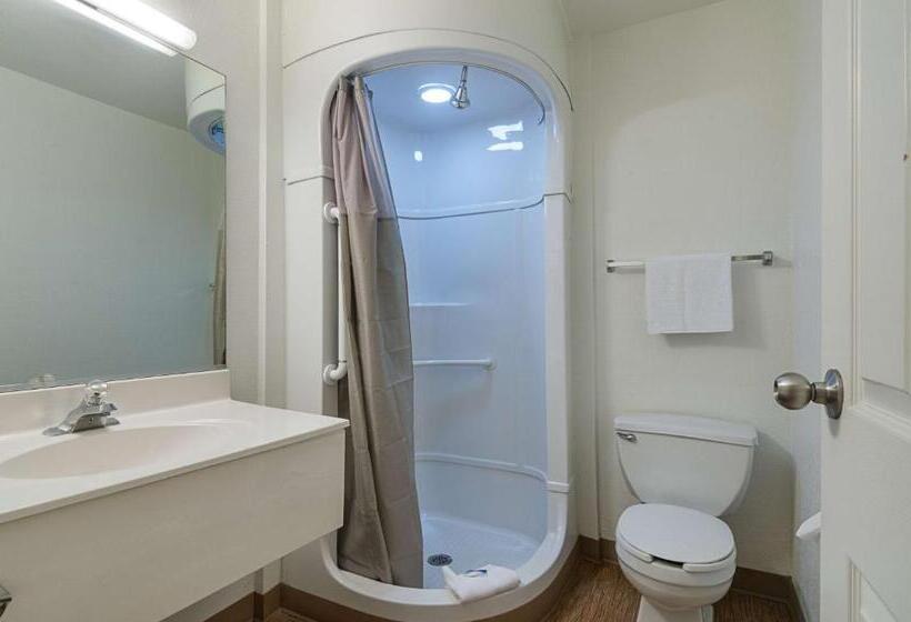 اتاق لوکس, Motel 6topeka, Ks  Northwest