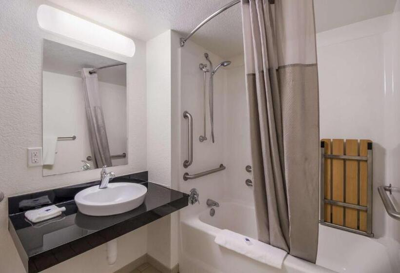 Номер Стандарт Кровать Кинг Адаптированный для Инвалидов, Motel 6fargo, Nd  West Acres  North Fargo