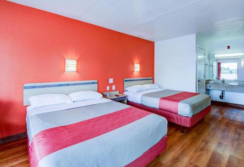 Четырехместный номер Премиум, Motel 6norfolk, Va