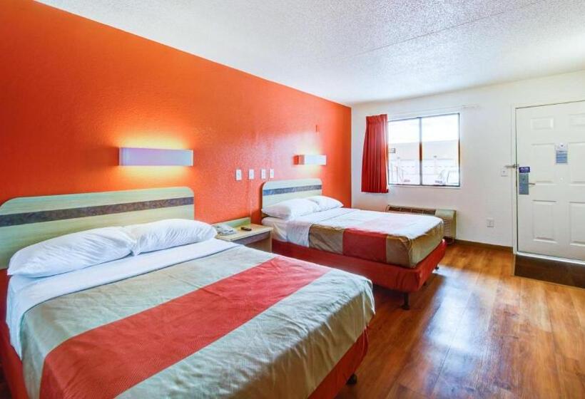 Четырехместный номер Премиум, Motel 6norfolk, Va